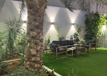 استراحة بمسطح اخضر وجلسة