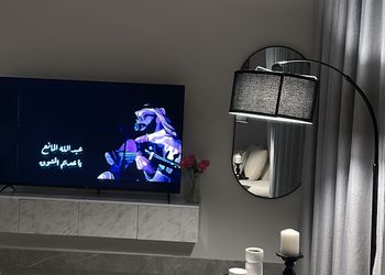 استديو بأثاث مريح وبسيط 