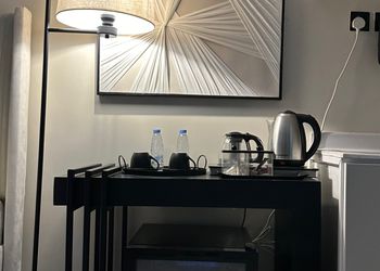استديو بسرير ماستر وجلسة جانبية