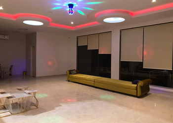 شاليه بصاله ومسبح ألعاب مائية 
