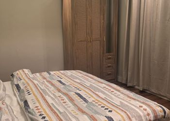 استديو بسرير ماستر وجلسة جانبية 