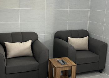 استديو بسريرين مفردة و أثاث مريح