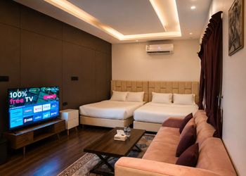 استديو بأثاث مريح وبسيط 