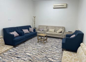 استراحة بالعاب ومسطحات خضراء 