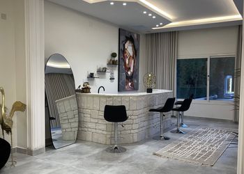 استراحة بمسطح اخضر ومسبح