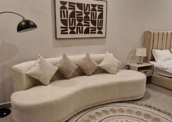 استديو هادئ بدخول ذاتي 