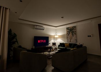 شقة بغرفتين نوم وسينما وجاكارو