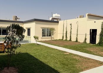 منتجع بمسبح