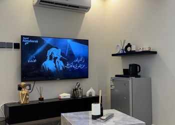 استديو بسرير ماستر وجلسة جانبية 