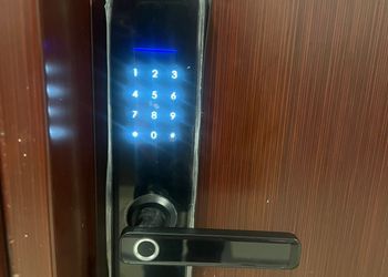 استديو بسرير ماستر وأثاث مريح 