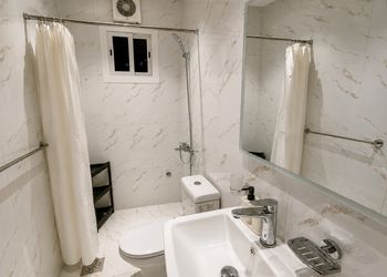 شقة بغرفتين نوم وصالة