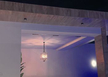 شالية بجلسة ومسبح العاب مائية 