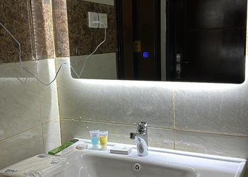 استديو بسرير ماستر وجلسة 