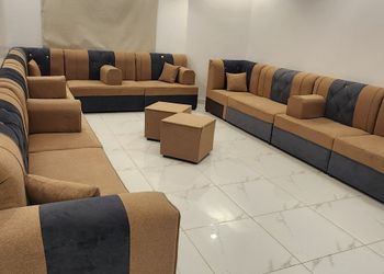 شقة بصالة وثلاث غرف نوم