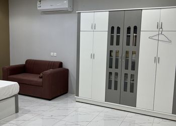 شاليه بمسبح داخلي وجلسة خارجية