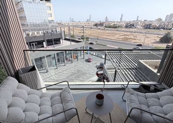 استديو بتصميم أنيق ودخول ذاتي