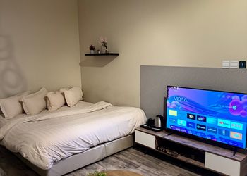 استديو هادئ بسرير ماستر