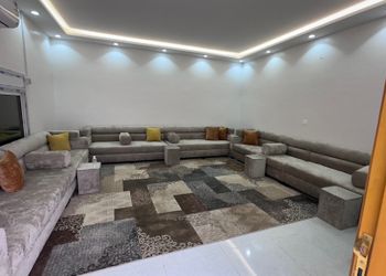 استراحة بمجالس واسعة وفناء خارجي