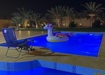استراحة بجلسة خارجية ومجالس واسعة