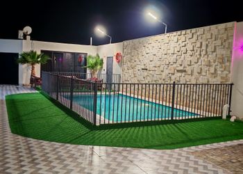 شاليه بمسبح والعاب أطفال