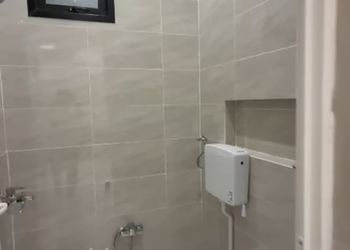 شقة بغرفة معيشة وغرفة نوم 