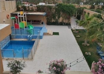 شاليه بصالة جلوس وغرفة نوم 