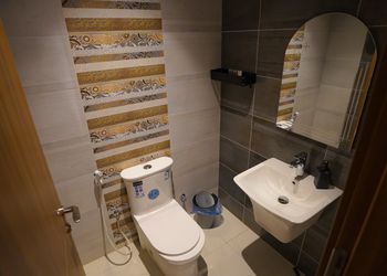 استديو بأثاث مريح وبسيط 