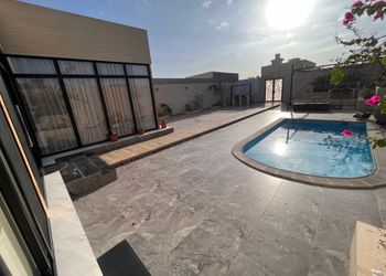 شالية انيق بمسبح وجلسة خارجية 