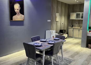 شاليه بمسطح اخضر