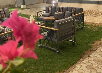 شالية بمجلس مطل على المسبح 