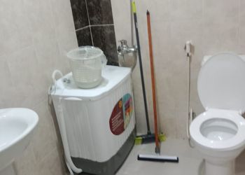 شقة بغرفة جلوس وغرفتين نوم 