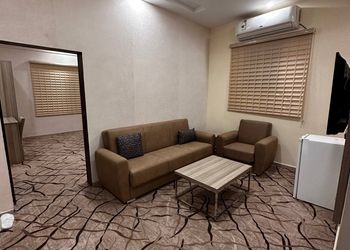 استديو بسرير ماستر 