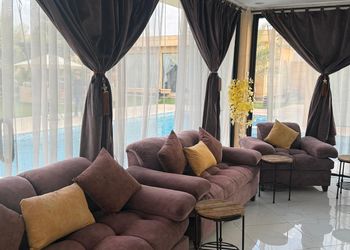 استراحة بمسطح اخضر ومجالس
