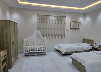 شقة بصالة وغرفتين نوم دخول ذاتي 