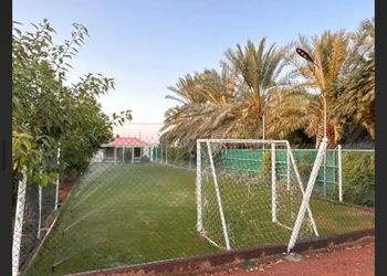 مزرعة بمناظر خلابة وجلسة خارجية 