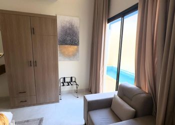 شاليه بمسبح وجلسه خارجيه