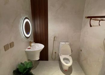شقة بصالة انيقة وإطلالة مميزة