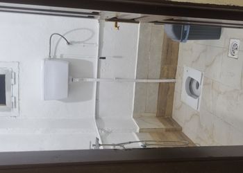 استديو بسرير ماستر وجلسة مريحة 