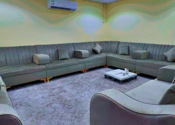 استراحة بمجلس وفناء خارجي 