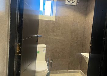 استديو بأثاث مريح وبسيط 