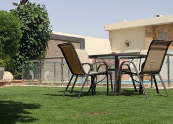 شاليه راقي بصاله وجلسه خارجيه 