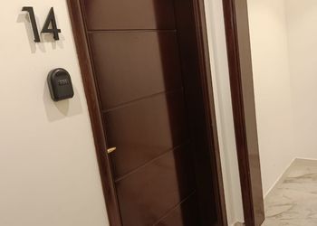 استديو بأثاث مريح وبسيط 