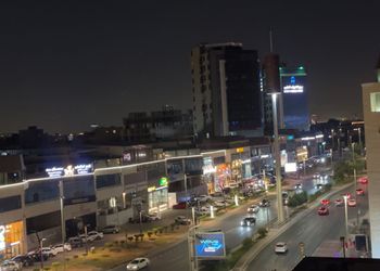 شقة بغرفتين نوم وصالة 