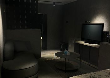 استديو بتصميم هادئ وسرير مريح 