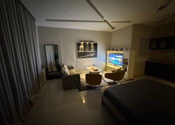 استديو هادئ بسرير ماستر 
