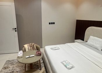 استديو هادئ بسرير ماستر