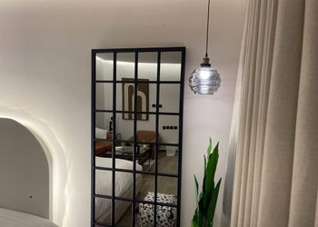 استديو بسرير ماستر وجلسة جانبية 