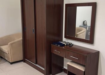 استديو بأثاث مريح وبسيط 