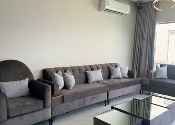 شاليه بغرفة نوم مطلة على المسبح