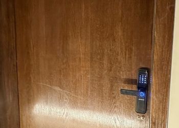 شقة بغرفة معيشة وغرفتين نوم 